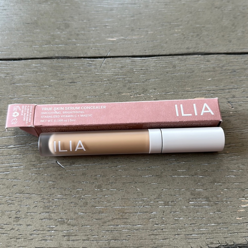 Ilia True Skin Serum Concealer in the shade Wasabi 2.75
